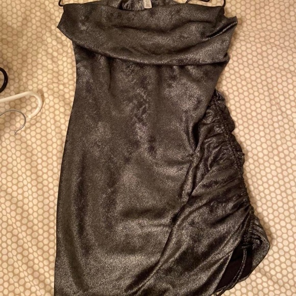 Beautiful gun metal metallic cowl neck mini dress - Picture 4 of 4